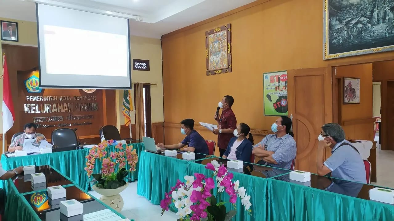 Rapat dan Diskus Bersama Warga Sekitar Terkait Pembangunan Infrastruktur TPS 3R di Kelurahan Ubung