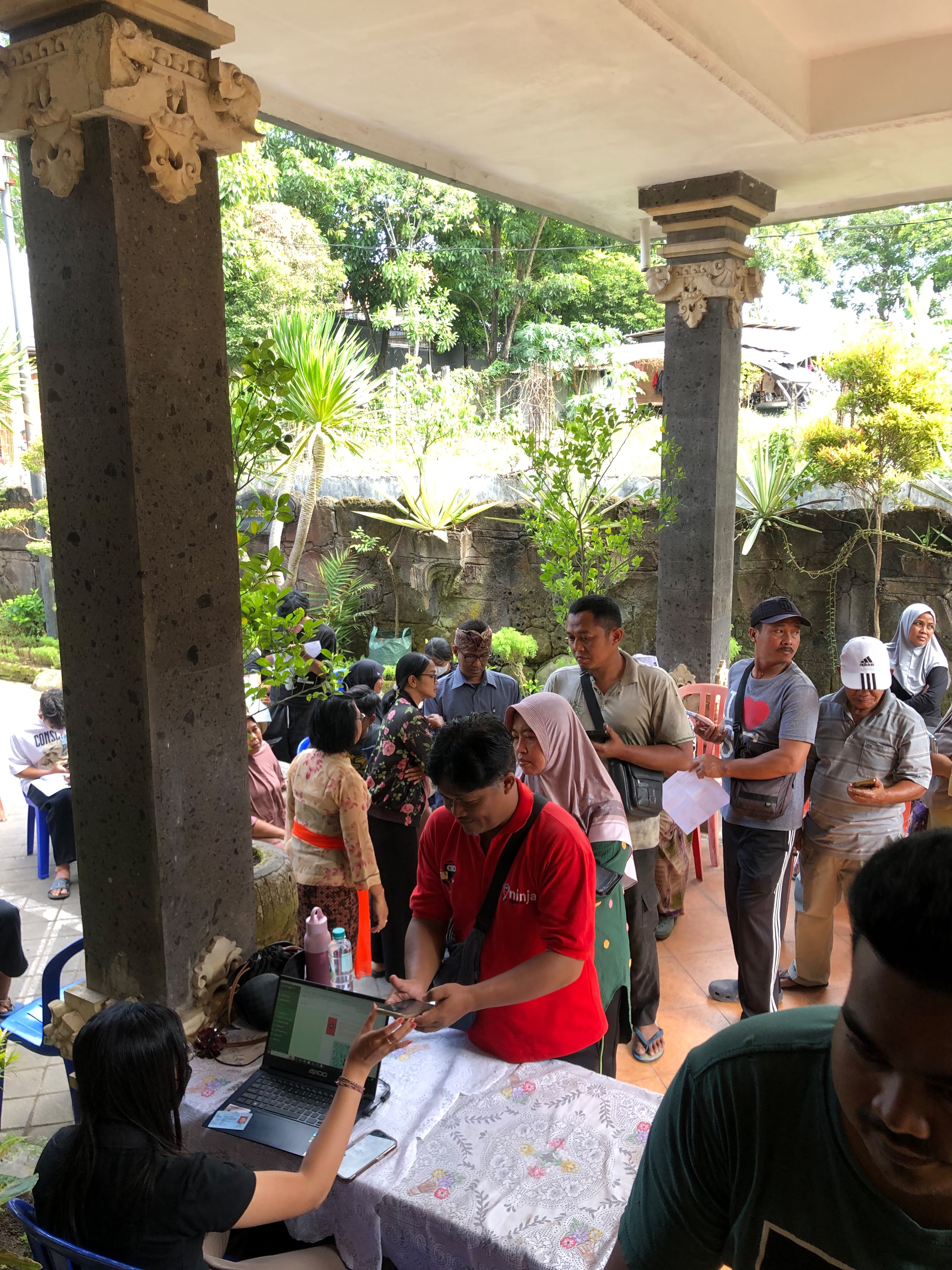 Aktivasi Identitas Kependudukan Digital (IKD) dan Uji Coba Aplikasi Perlindungan Sosial (PERLINSOS) di Kelurahan Ubung