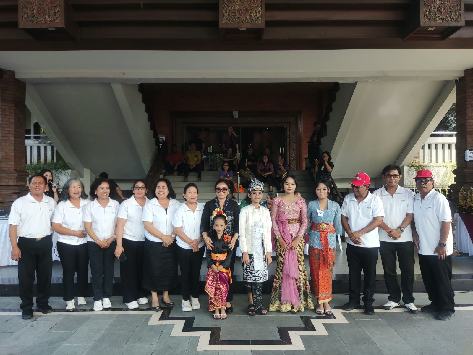 Kadek Yeni Divya Chandra dari SD Negeri 1 Ubung, berhasil meraih Juara III Lomba Menyanyi Lagu Kebangsaan Tingkat Sekolah Dasar 